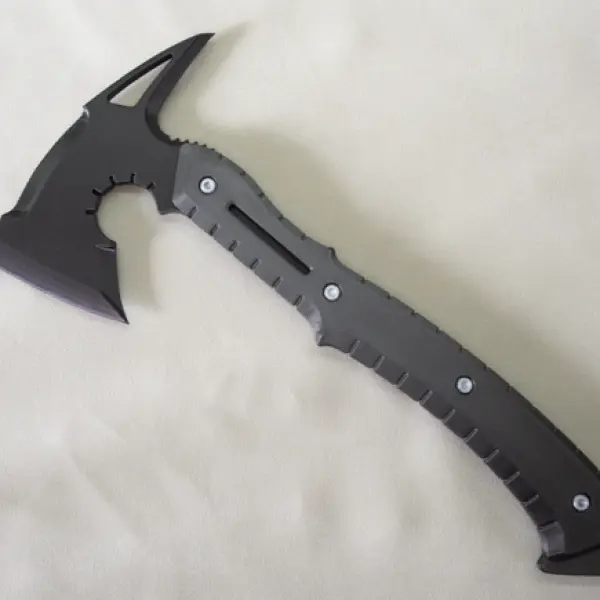 RE-9 "Vanguard" Tactical Hatchet: Leon S. Kennedy Signature Weapon