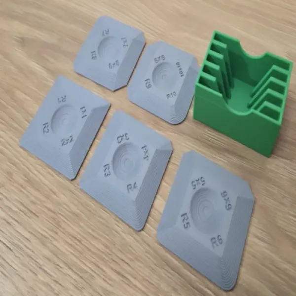 CornerMaster: Silicone & Putty Spreading Tool