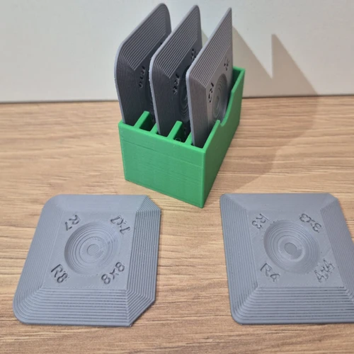 CornerMaster: Silicone & Putty Spreading Tool